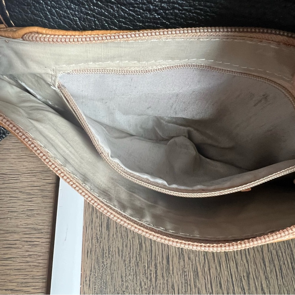 Borse In Pelle Pebbled Leather Orange Cognac Asymmetric Saddle Shoulder Bag - Picture 9 of 13